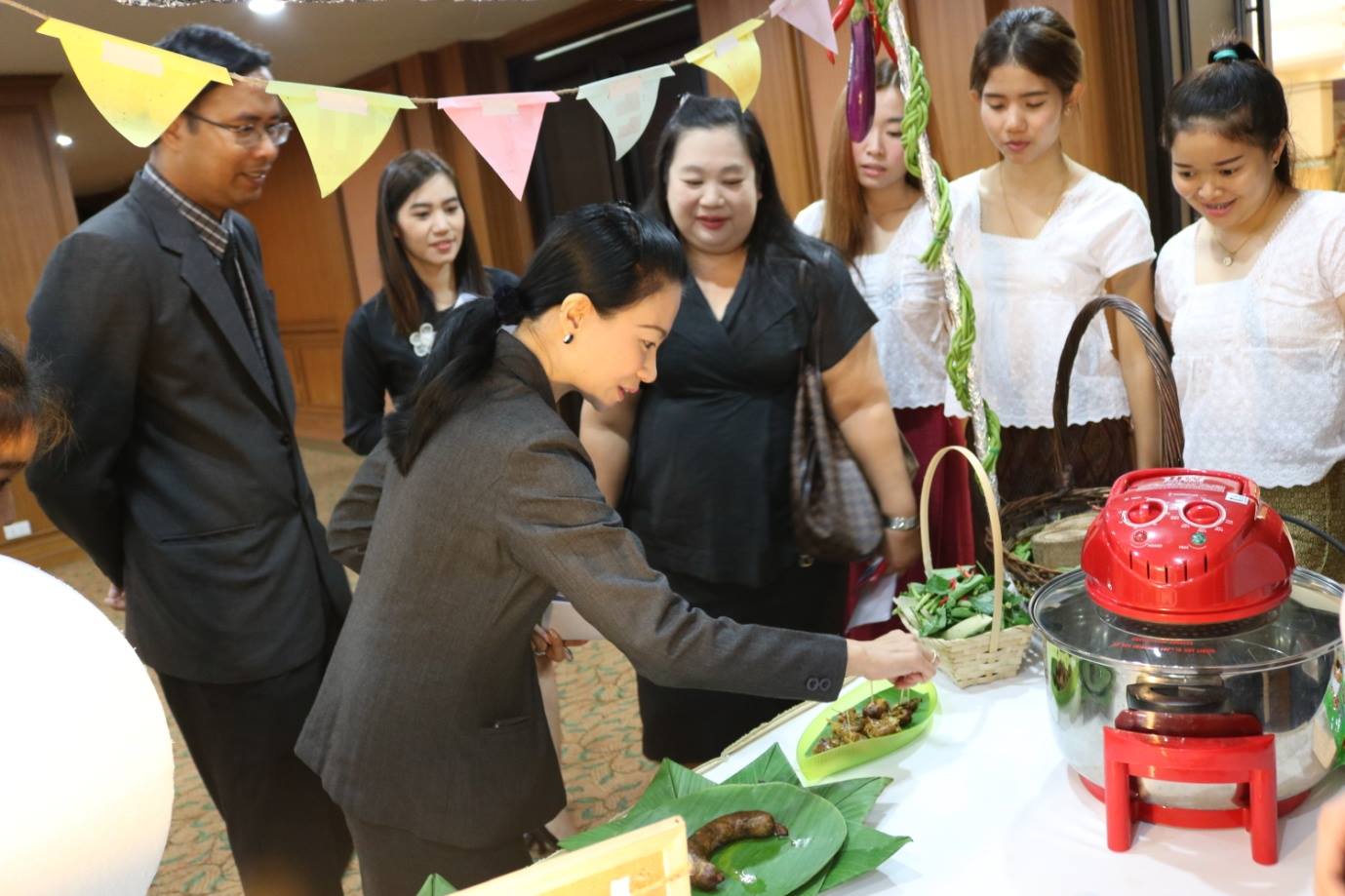 โครงการวิเคราะห์และจัดทำแผนธุรกิจ สืบสานภูมิปัญญาสู่สากล